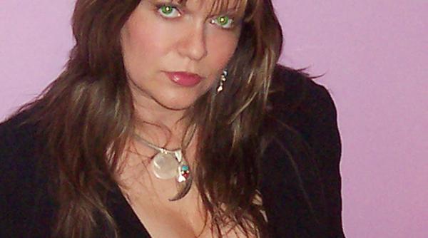 nicole formescu se lanseaza cu ogasanu