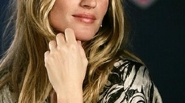 gisele bunchen are brand la portofel