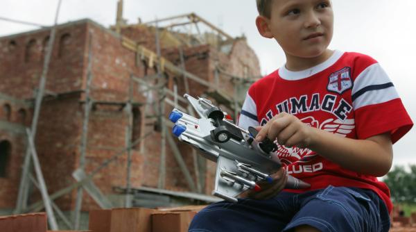 parintii pleaca fara sa si intrebe copiii