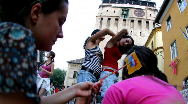 domnite saltimbanci si crai la sighisoara