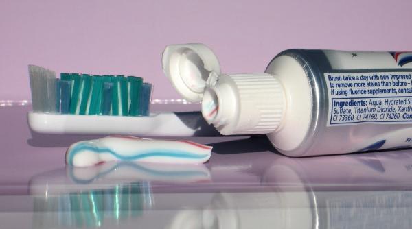 otrava din pasta de dinti