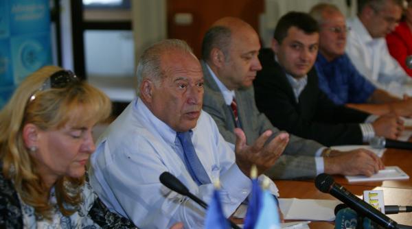 contradictia lui basescu