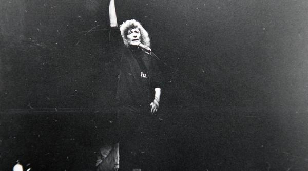 generatia in blue jeans este in doliu