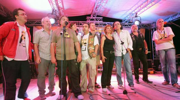 cadetii si veteranii au asediat vama