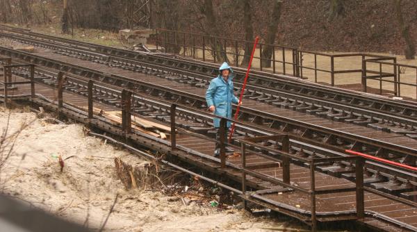 trei morti si sute de gospodarii inundate in urma furtunilor