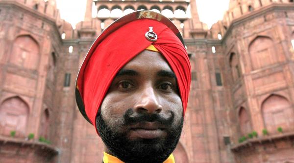 india intre crestere economica si saracie