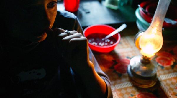 pe noi si dumnezeu ne a uitat pe aicea