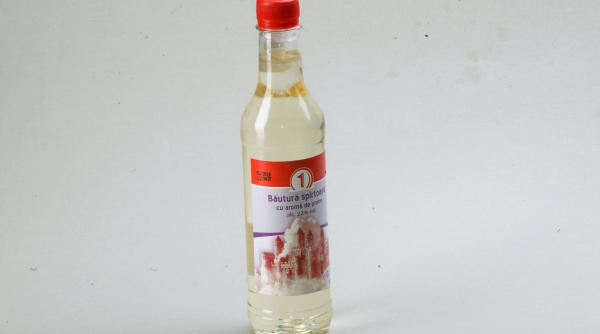 spirt cu aroma de prune si colorant