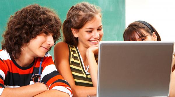 prietenii pe internet