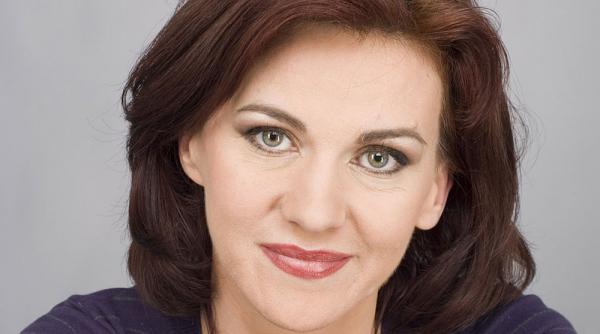 astazi e ziua ta adriana muraru