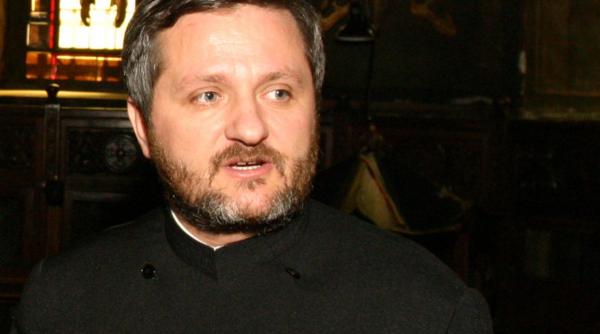 patriarhia reactioneaza dinescu minte si dezinformeaza