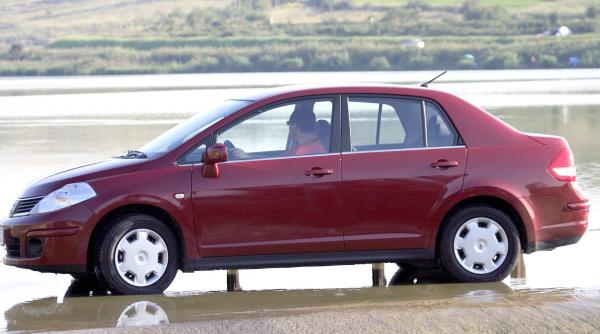 nissan tiida preia stafeta