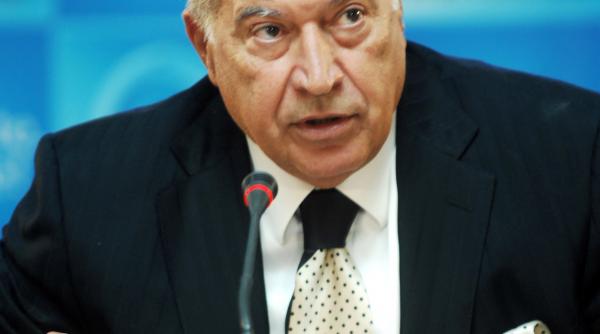 dan voiculescu paraseste senatul nu si politica