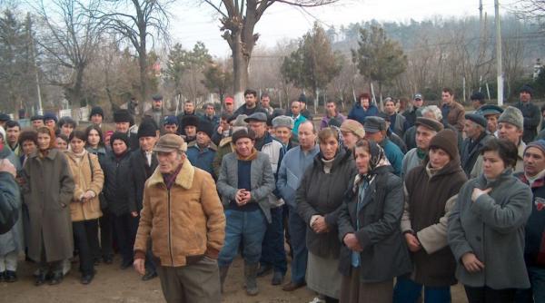 record locuitorii din pericei vor sa intre cu ceapa in guiness book