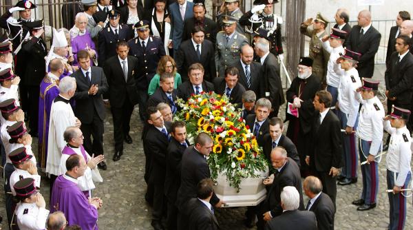 requiem pentru marele luciano