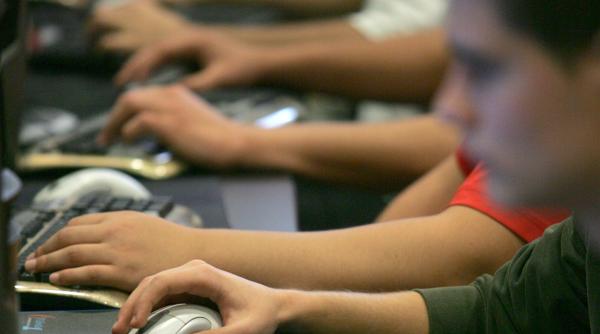 china cauta prin servere