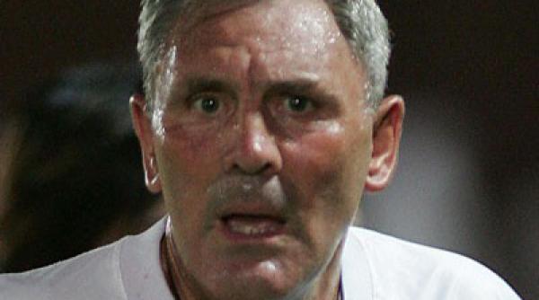 a decedat selectionerul armeniei