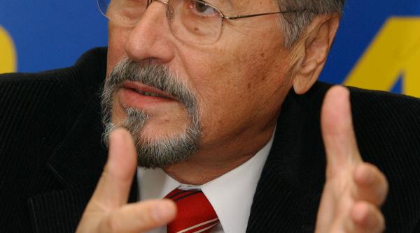 emil constantinescu regimul basescu parodie damboviteana a regimului putin