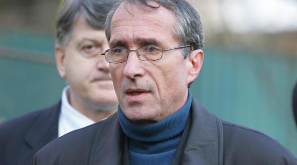 valentin ceausescu la un pas de tablourile confiscate