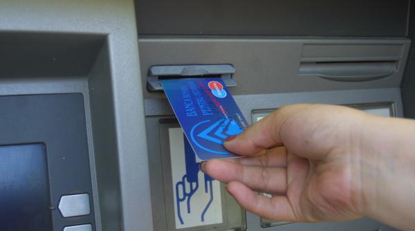 cardul se poate utiliza fara codul pin