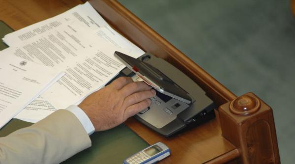 hotel si masini noi pentru deputati