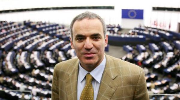 rusia gari kasparov vrea locul ocupat de putin la kremlin