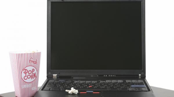 strategii publicul s a mutat pe net