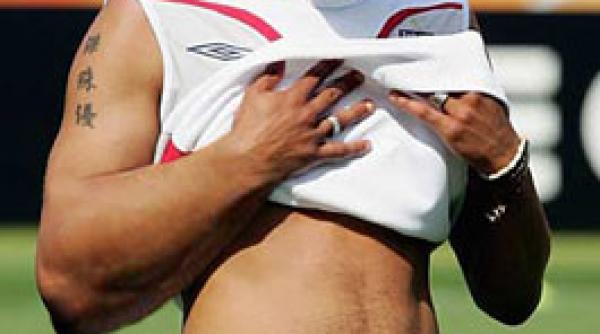 ashley cole trist la arsenal in vestiar nimeni nu vorbea engleza