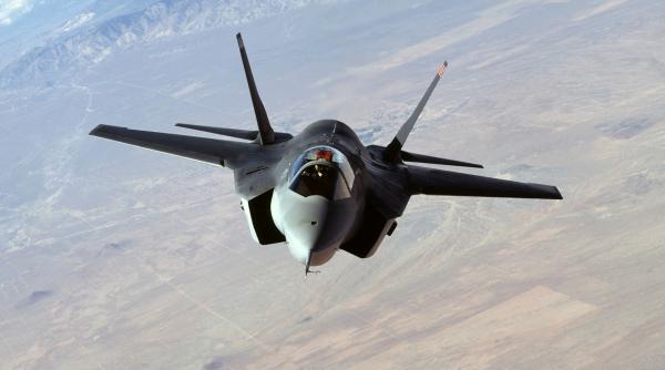 pentagonul ne momeste cu invizibilul