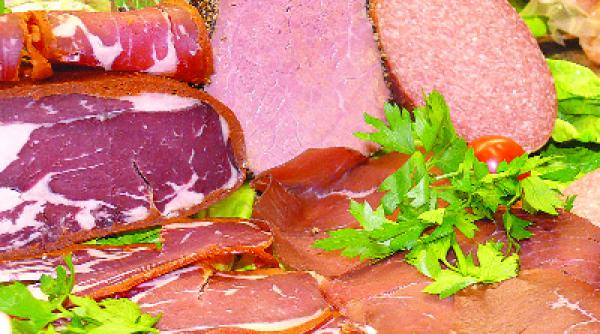 in teorie ce se afla in mezeluri