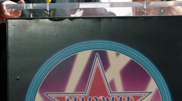 apreciere steaua lui roger moore