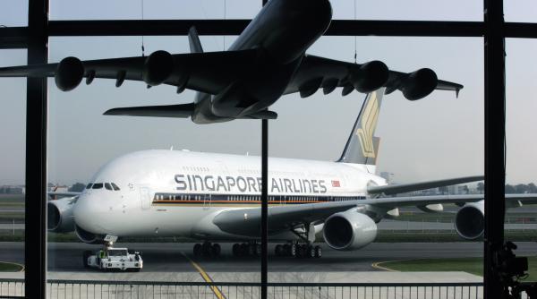 airbus a380 primul avion gigant livrat