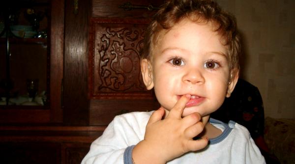 copilul cu urechile mute