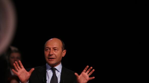 orban pune portareii pe basescu