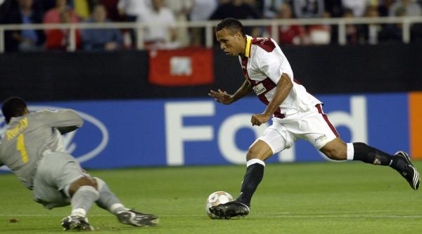 fc sevilla steaua 2 1 joaca de a baba surda in templu