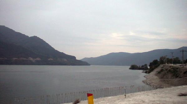 poluare cu petrol pe dunare la bazias