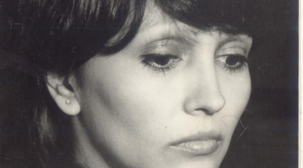 o aparitie scenica incarcata de forta