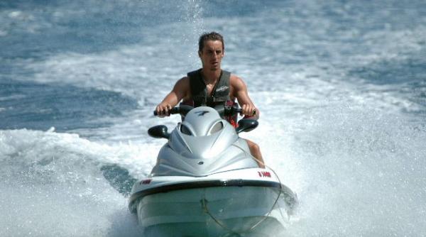 adebayor n a vrut neville nu poate