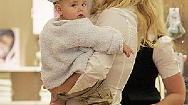 brithney spears datoare vanduta