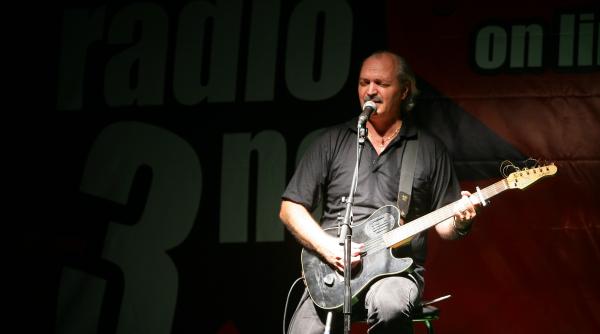 omul cu o chitara la braila