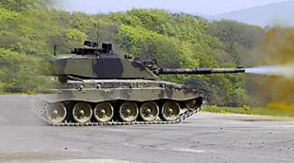 tancul invizibil la test