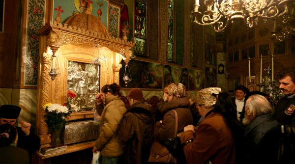 ce mai aduce sfantul inapoi