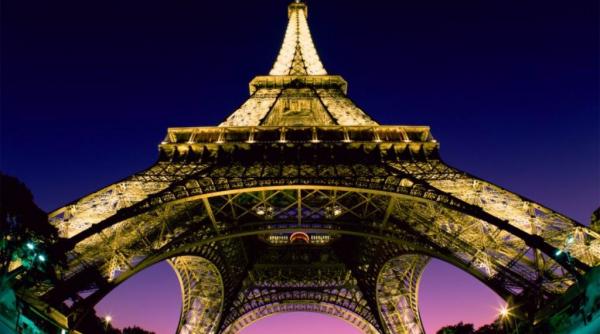 belorusii isi construiesc propriul turn eiffel