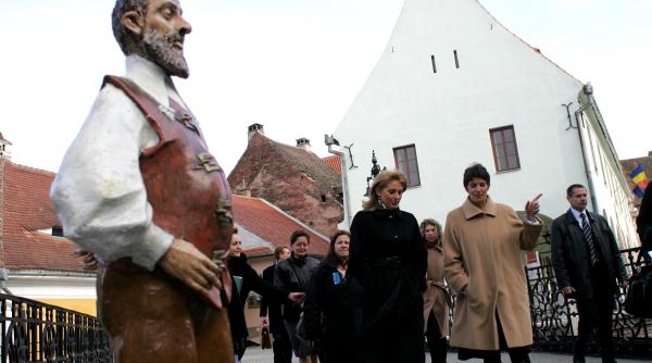 ioana si klara pe podul minciunilor