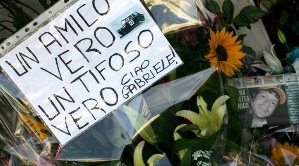 italia ultim omagiu fanului ucis