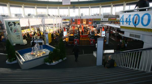 incepe targul gaudeamus