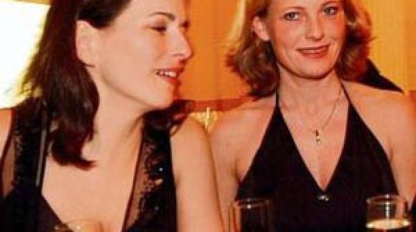 vedeta tv din germania recunoaste ca este lesbiana