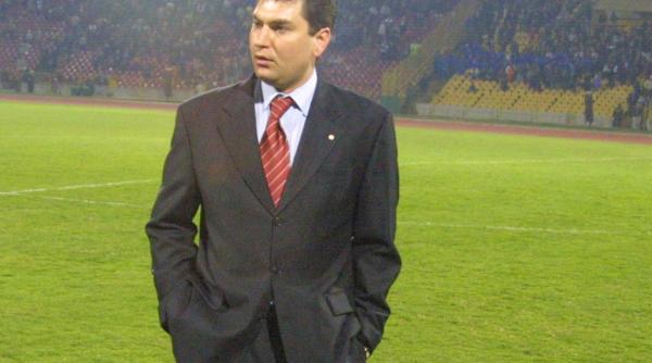 isi ameninta jucatorii