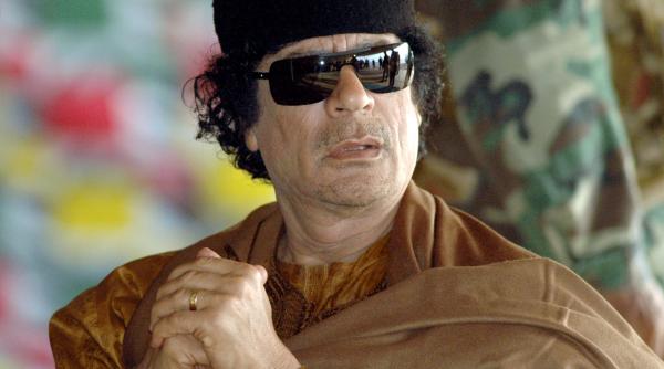 gaddafi in vizita la sarkozy cu cortul