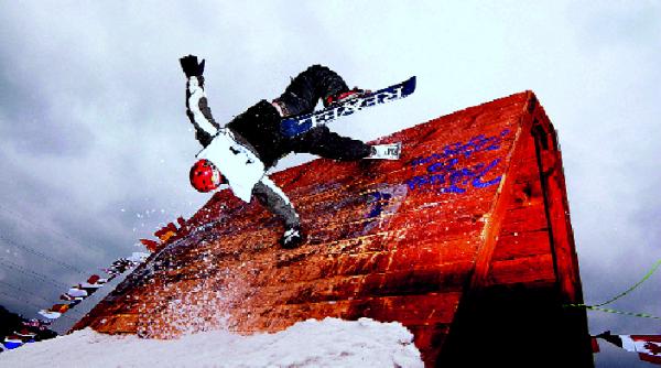 indragostiti de skiboard